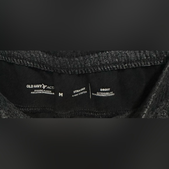 Old Navy Active Men's Dynamic Fleece 4-Way Stretch- Size Medium - Picture 3 of 4